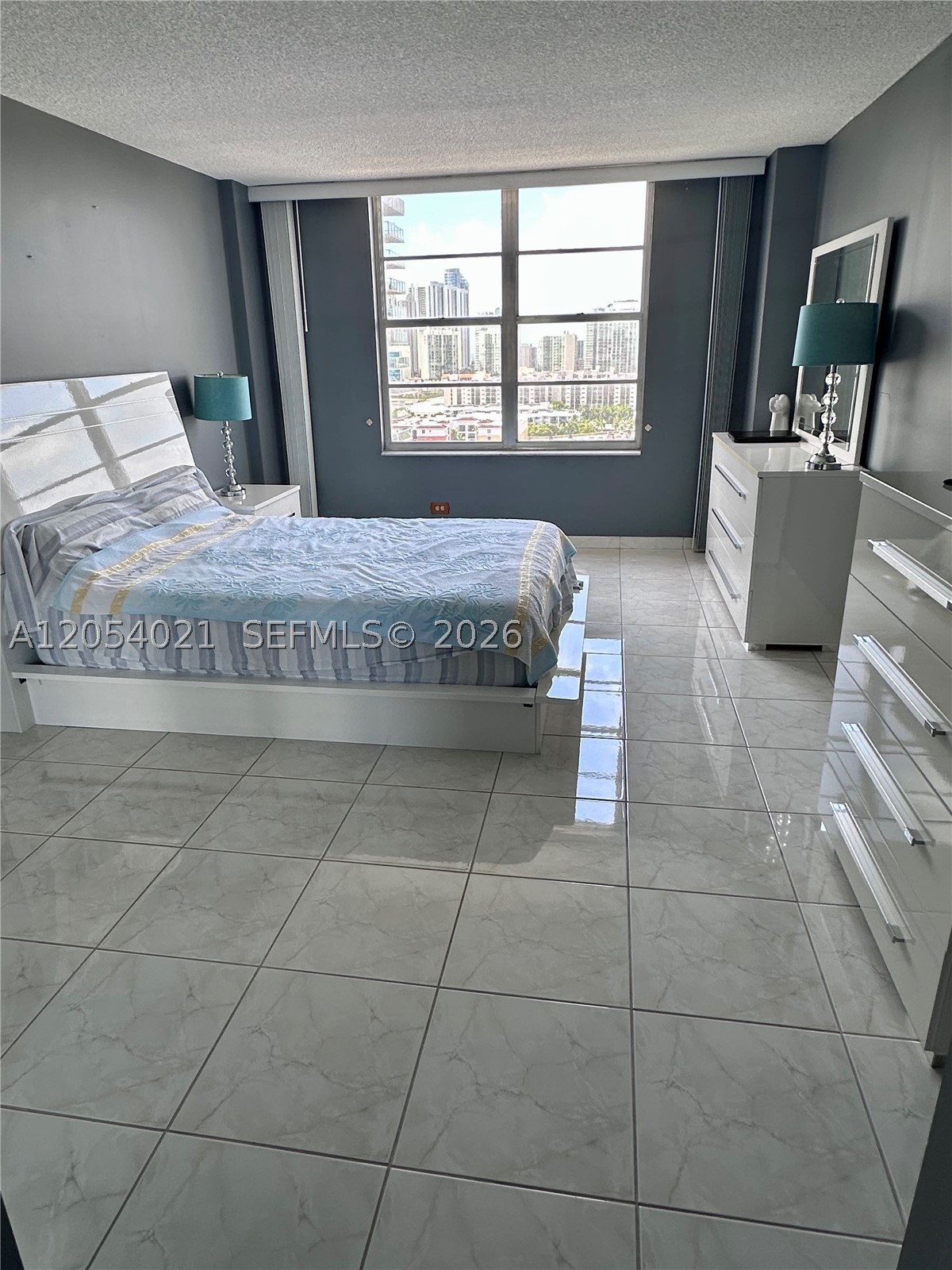 image Winston Towers 4006