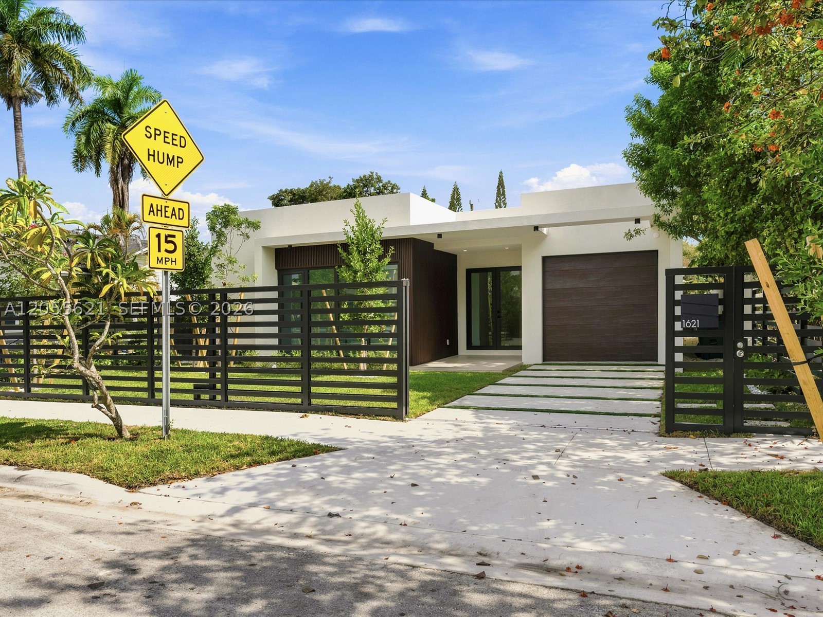 1621 SW 11th Ter Miami, FL 33135