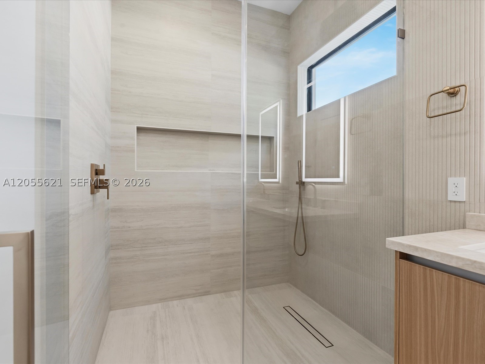 1621 SW 11th Ter Miami, FL 33135