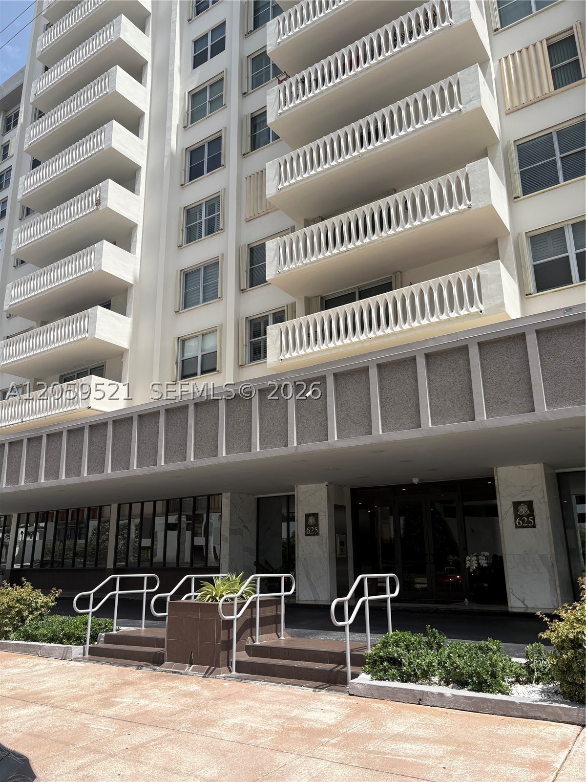 625 Biltmore Way #501