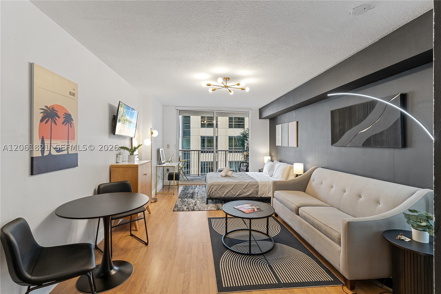 1200 Brickell Bay Dr #1816