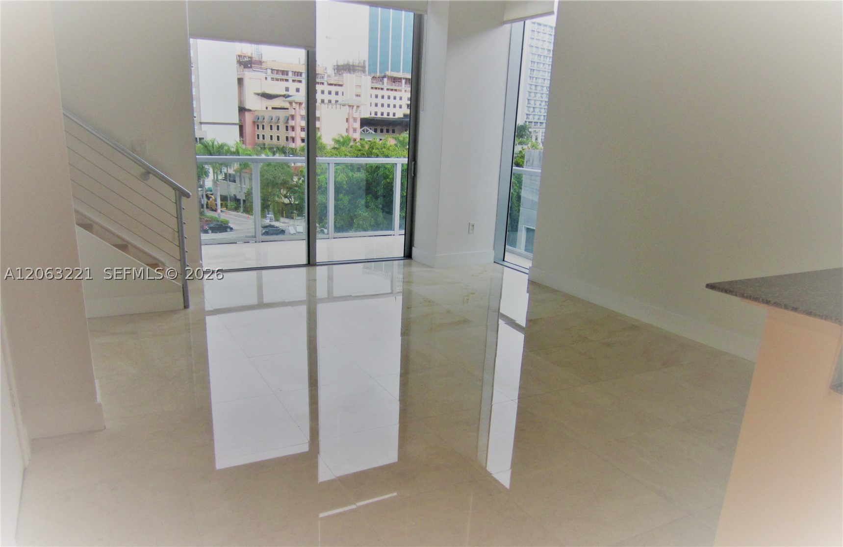 1050 Brickell Ave #402