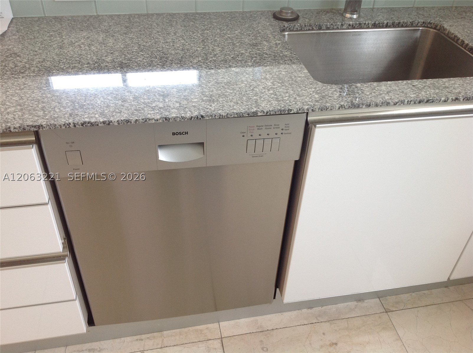image 1060 Brickell - 105013