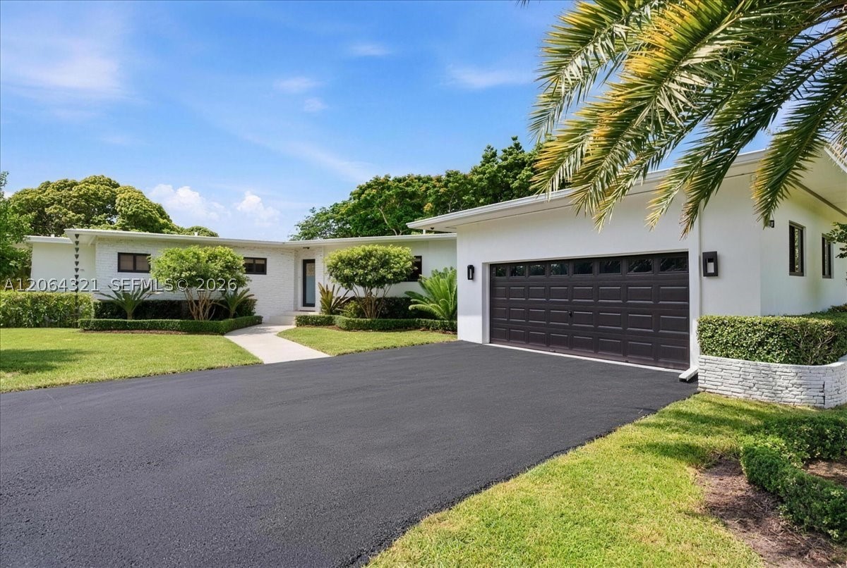 7240 Sunset Dr Miami, FL 33143