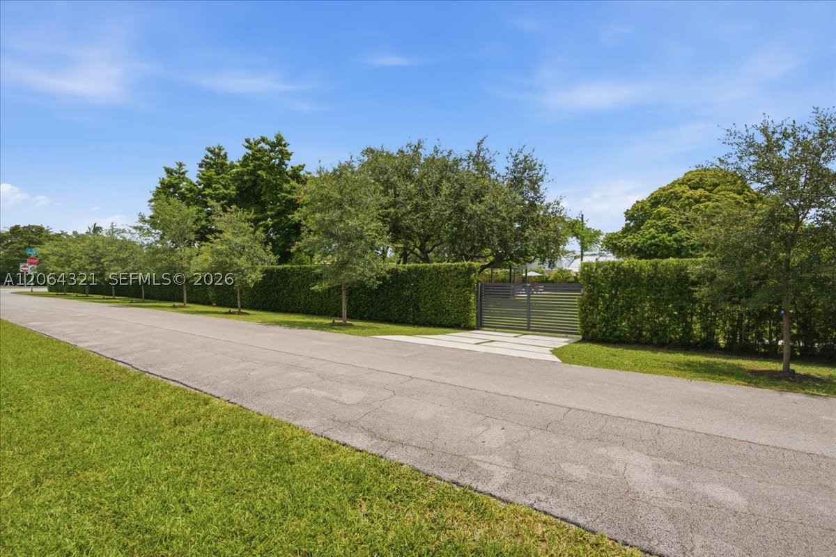 7240 Sunset Dr Miami, FL 33143