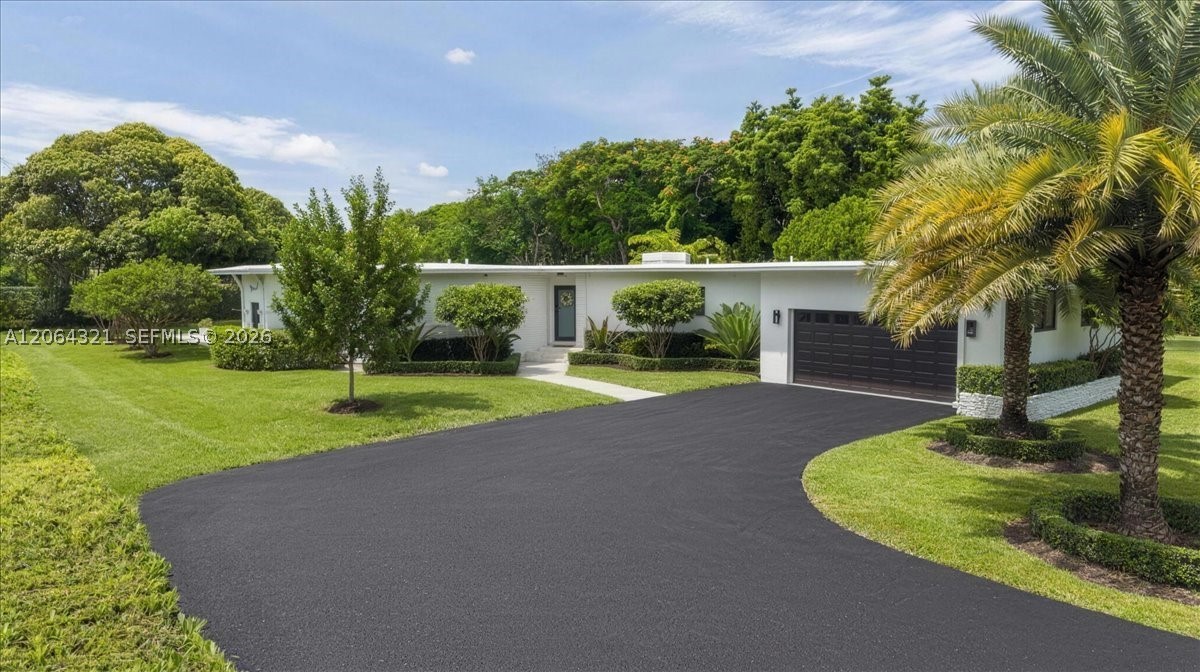 7240 Sunset Dr Miami, FL 33143