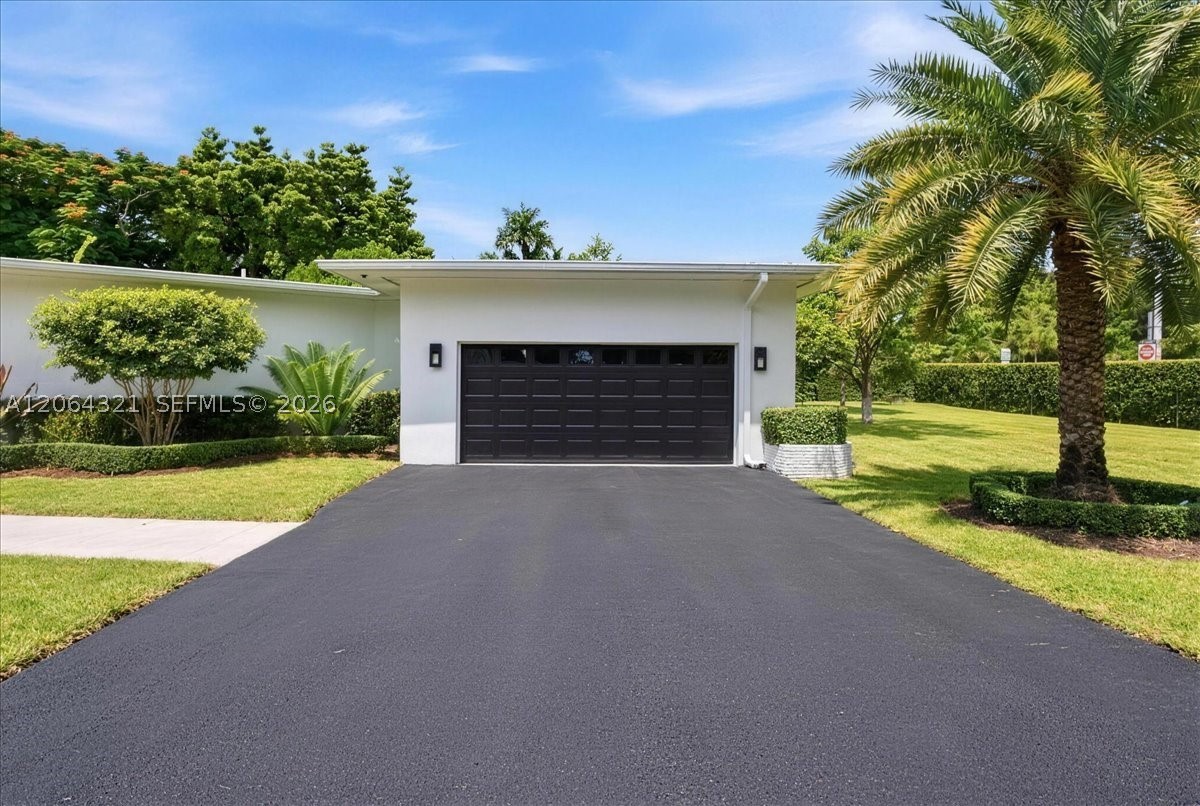 7240 Sunset Dr Miami, FL 33143