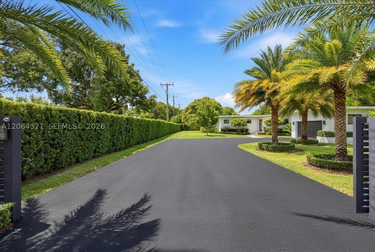 7240 Sunset Dr Miami, FL 33143