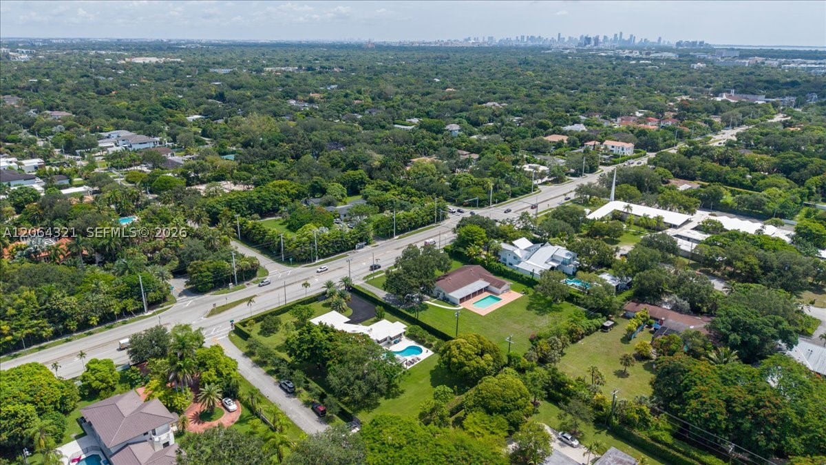 7240 Sunset Dr Miami, FL 33143