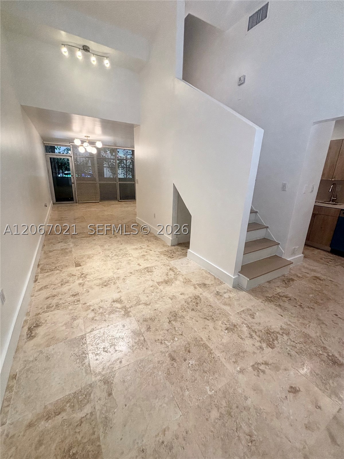 2666 Tigertail Ave #114