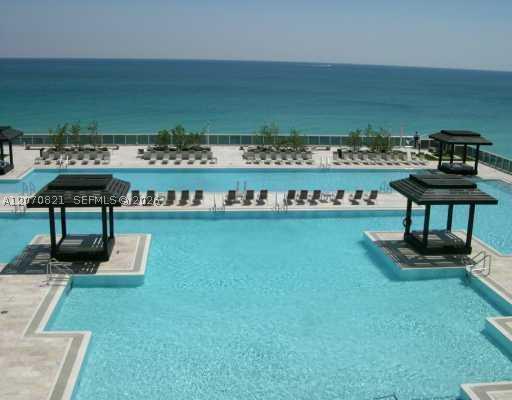 image Beach Club 326
