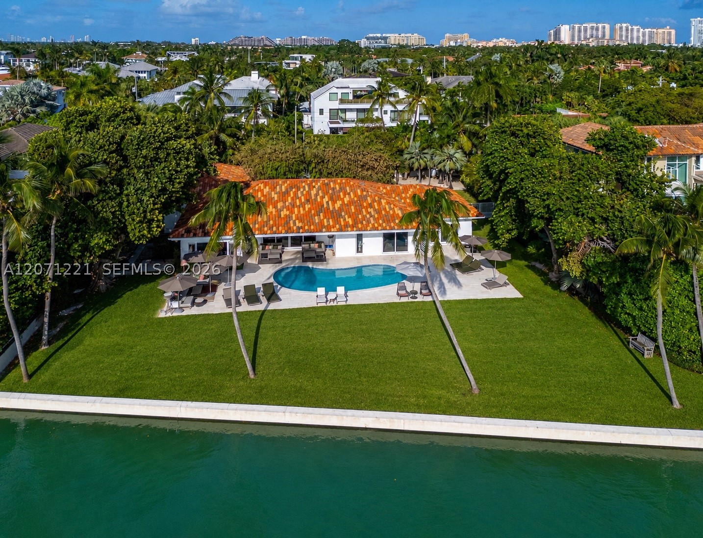 520 S Mashta Dr Key Biscayne, FL 33149