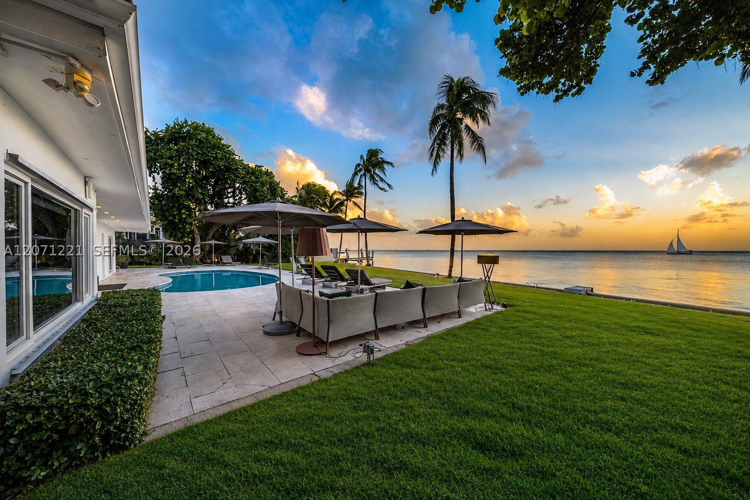520 S Mashta Dr Key Biscayne, FL 33149