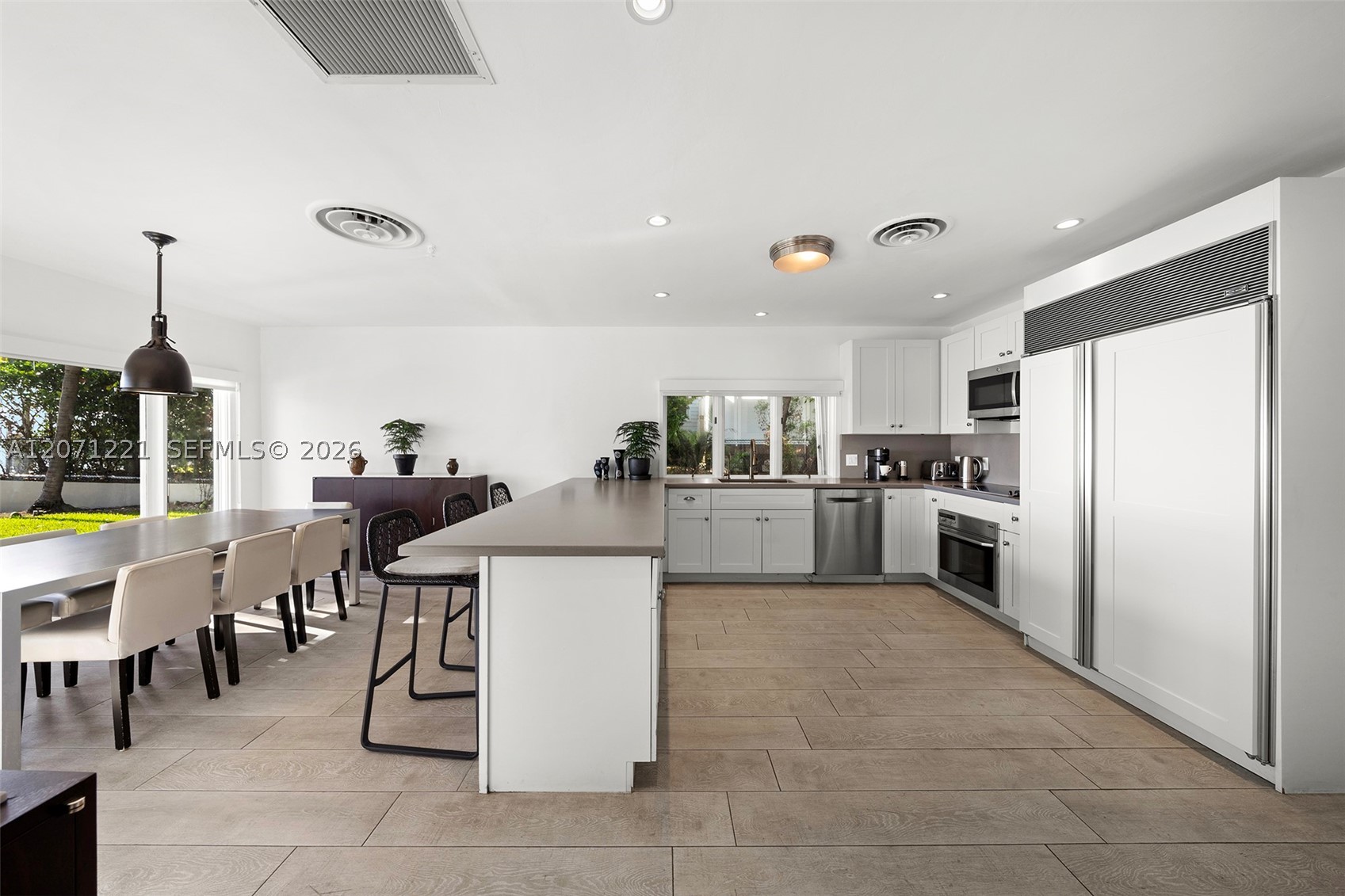520 S Mashta Dr Key Biscayne, FL 33149
