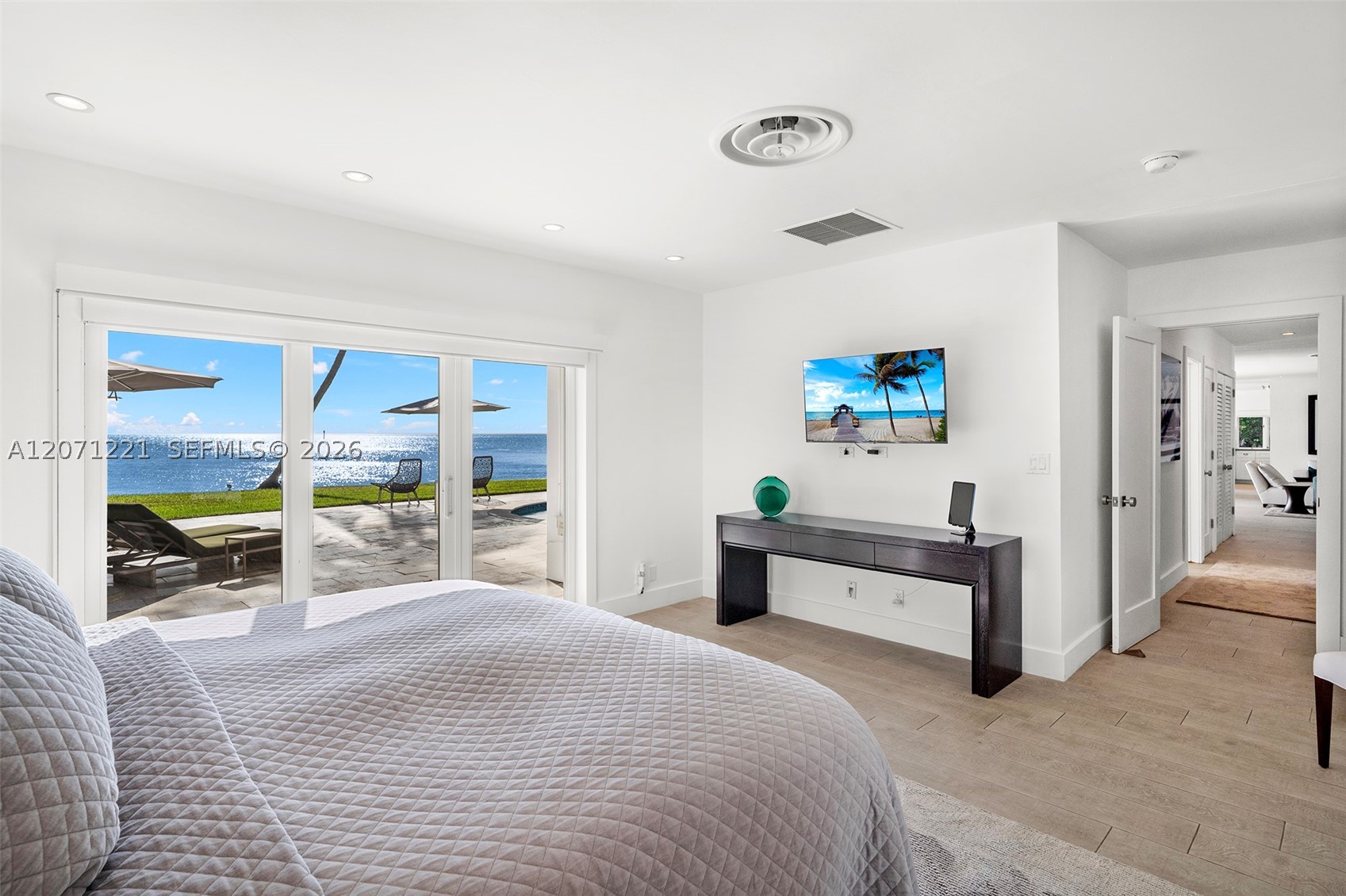 520 S Mashta Dr Key Biscayne, FL 33149