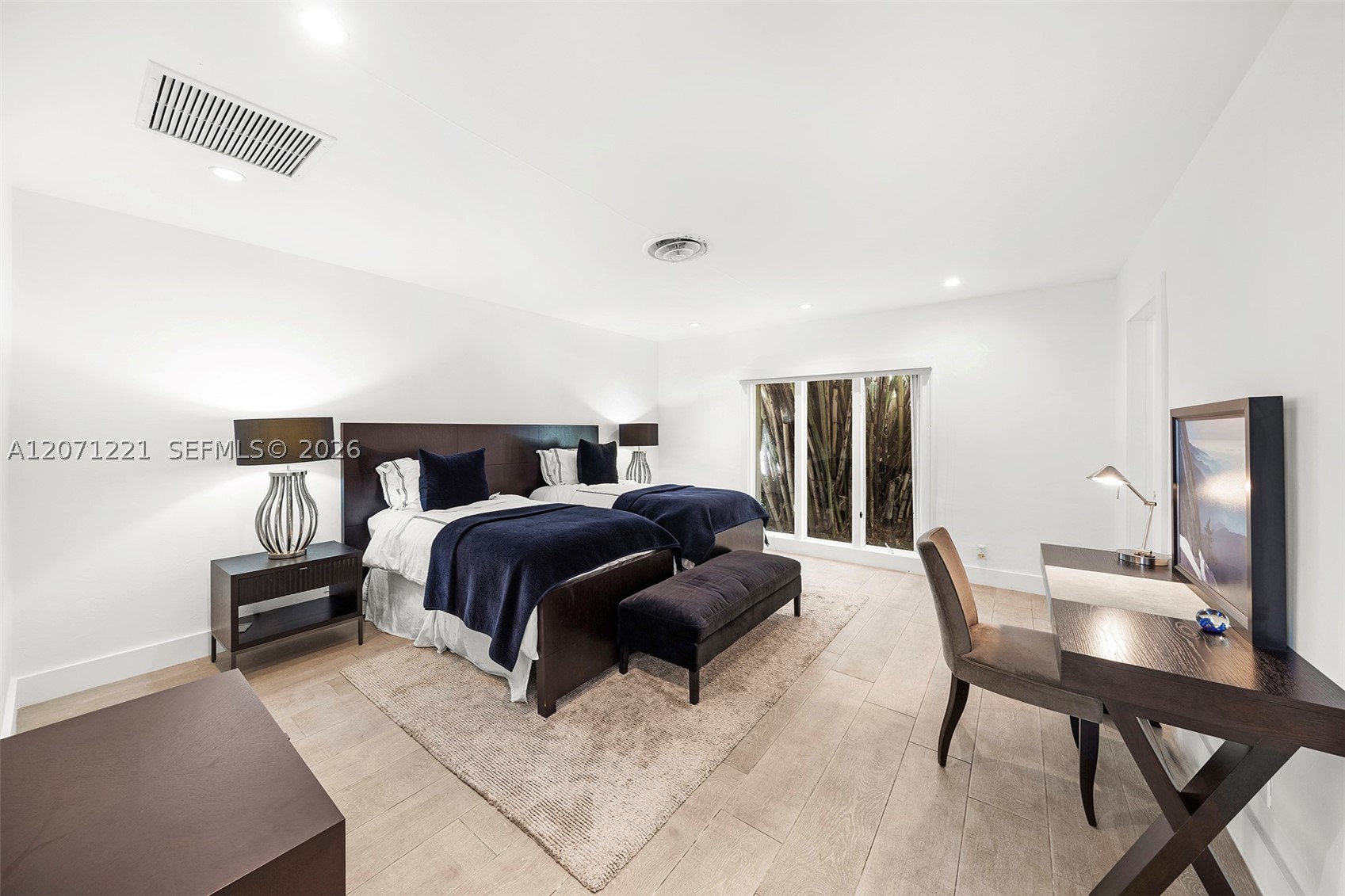 520 S Mashta Dr Key Biscayne, FL 33149