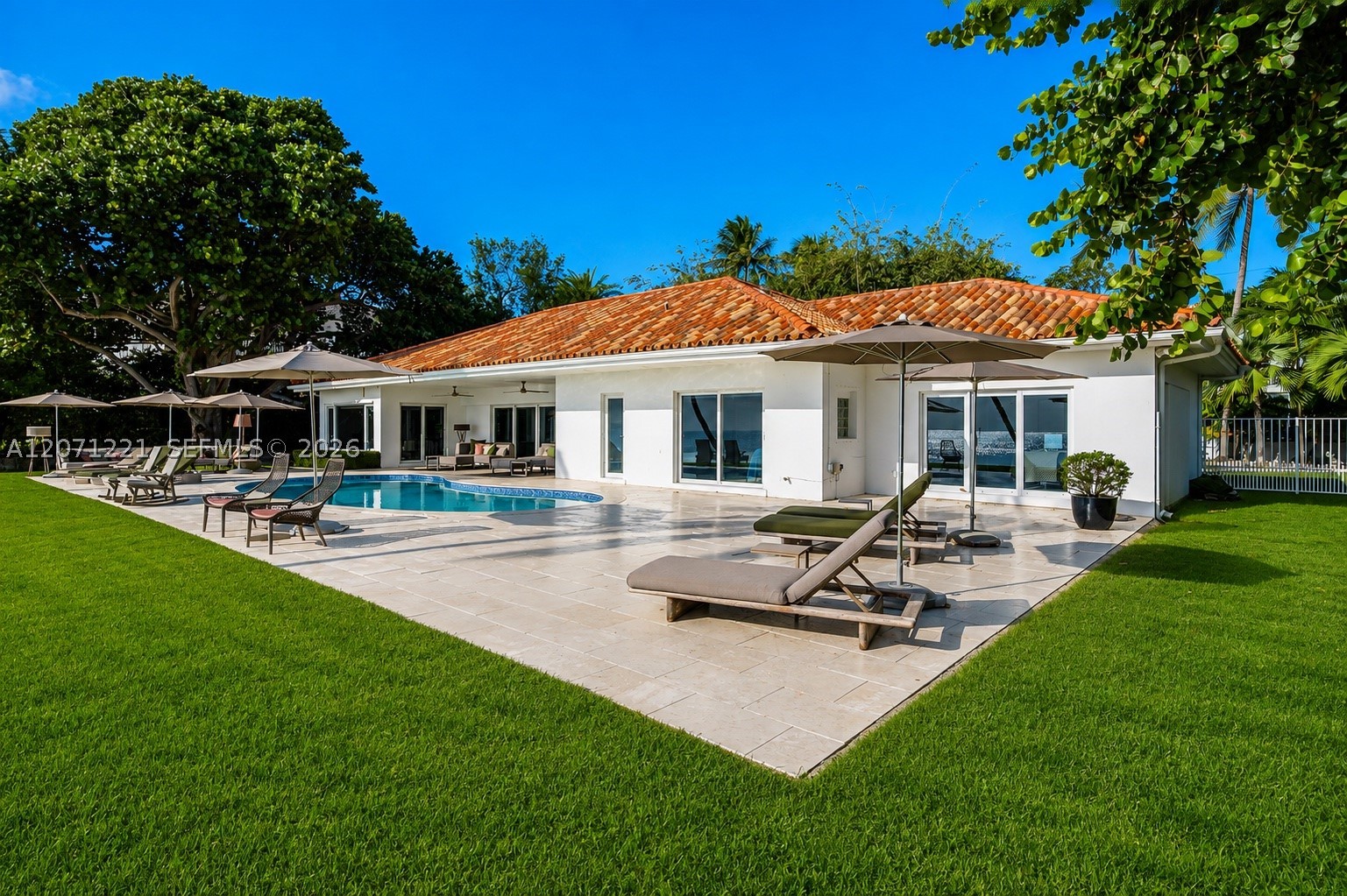 520 S Mashta Dr Key Biscayne, FL 33149