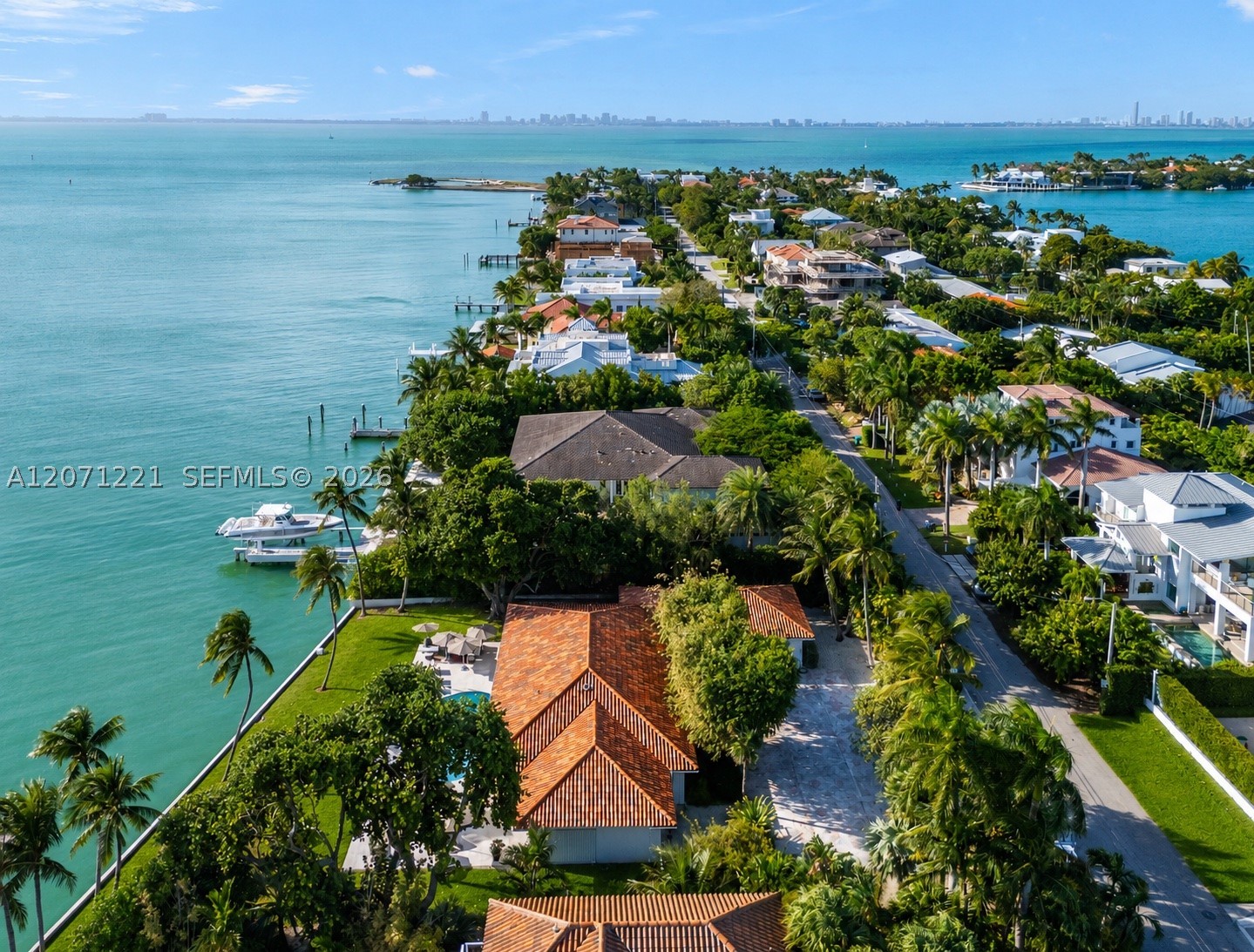 520 S Mashta Dr Key Biscayne, FL 33149