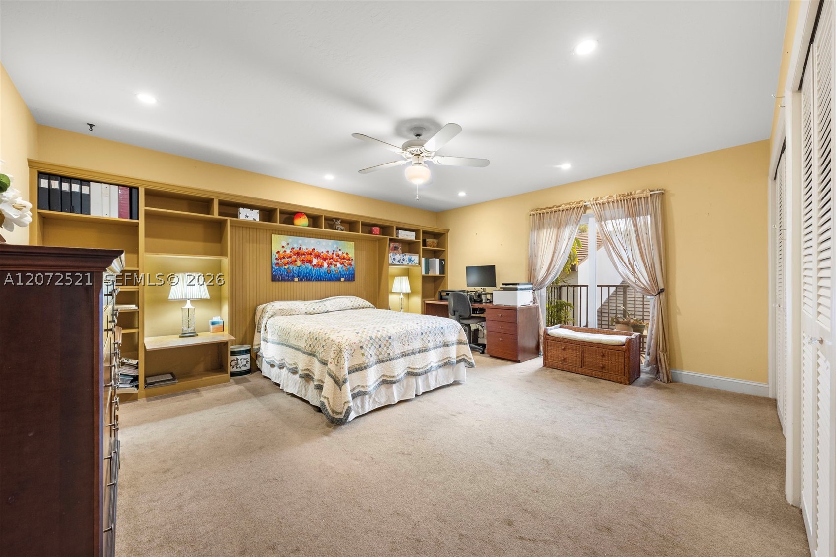 6815 Edgewater Dr #202 Coral Gables, FL 33133