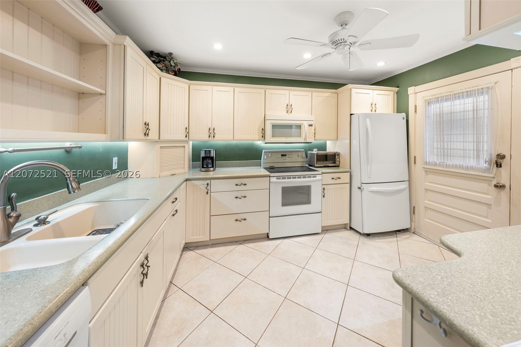 6815 Edgewater Dr #202 Coral Gables, FL 33133