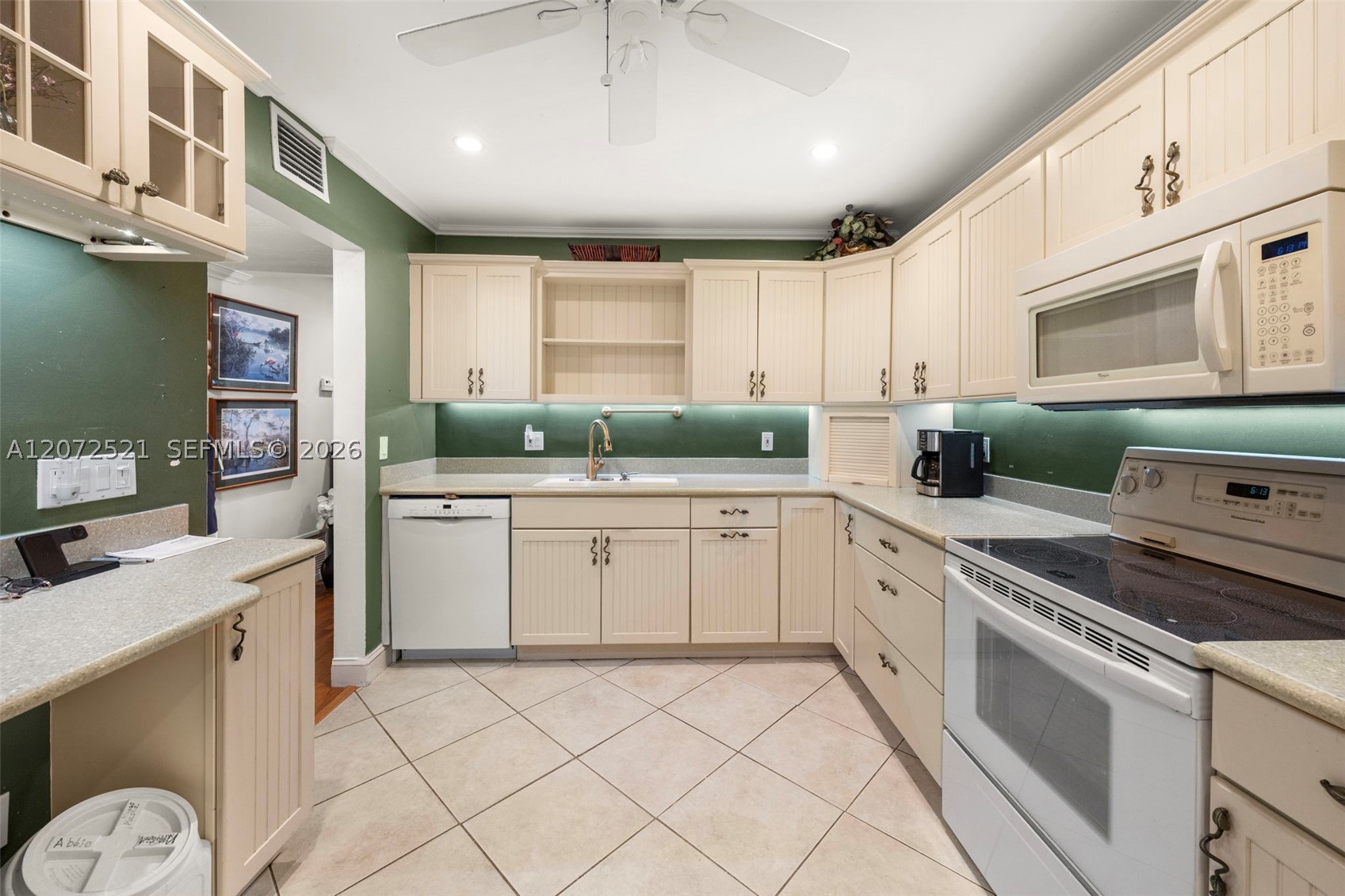 6815 Edgewater Dr #202 Coral Gables, FL 33133