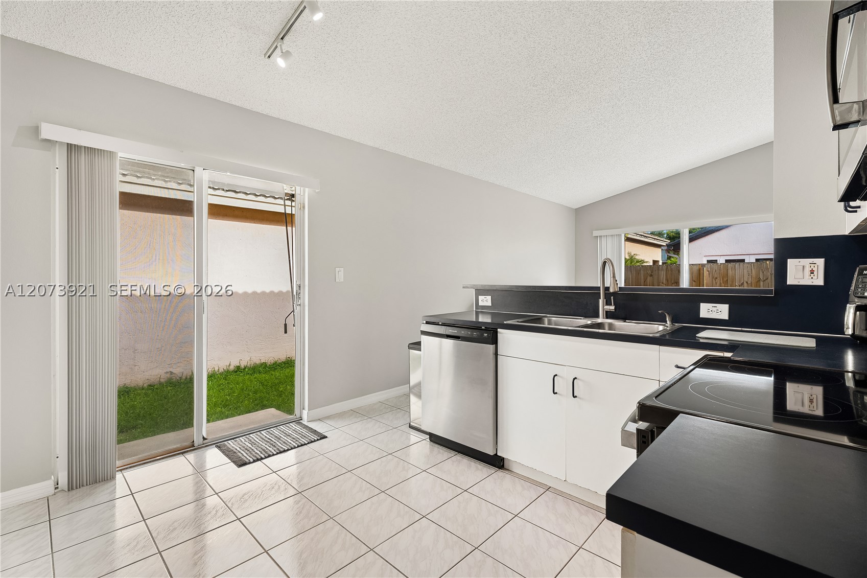 15840 SW 85th St Miami, FL 33193