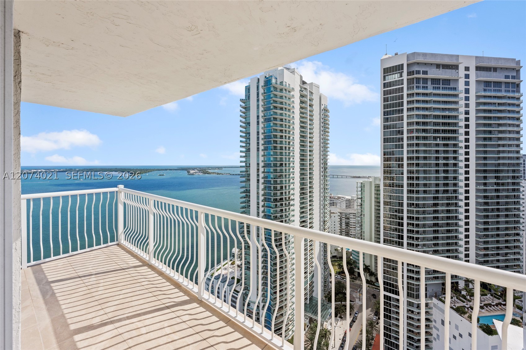 1200 Brickell Bay Dr #3701 Miami, FL 33131