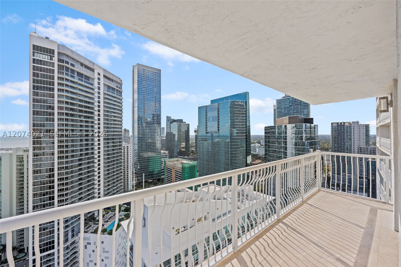 1200 Brickell Bay Dr #3701 Miami, FL 33131