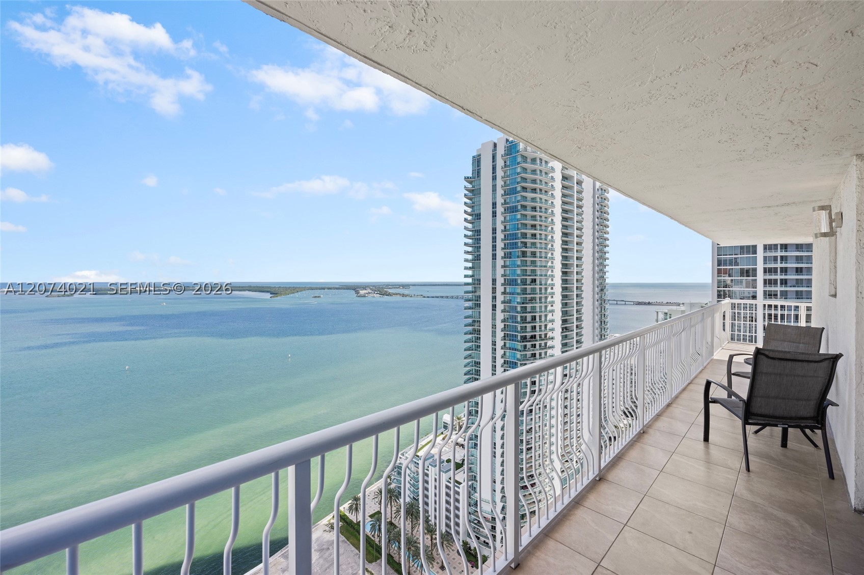 1200 Brickell Bay Dr #3701 Miami, FL 33131