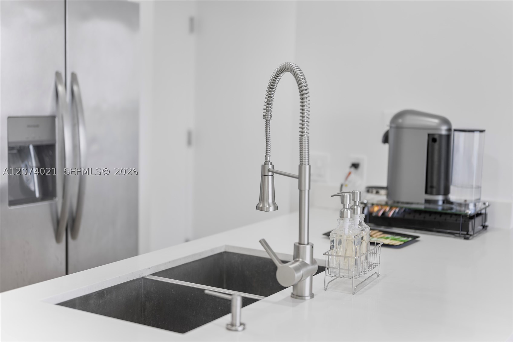 1200 Brickell Bay Dr #3701 Miami, FL 33131