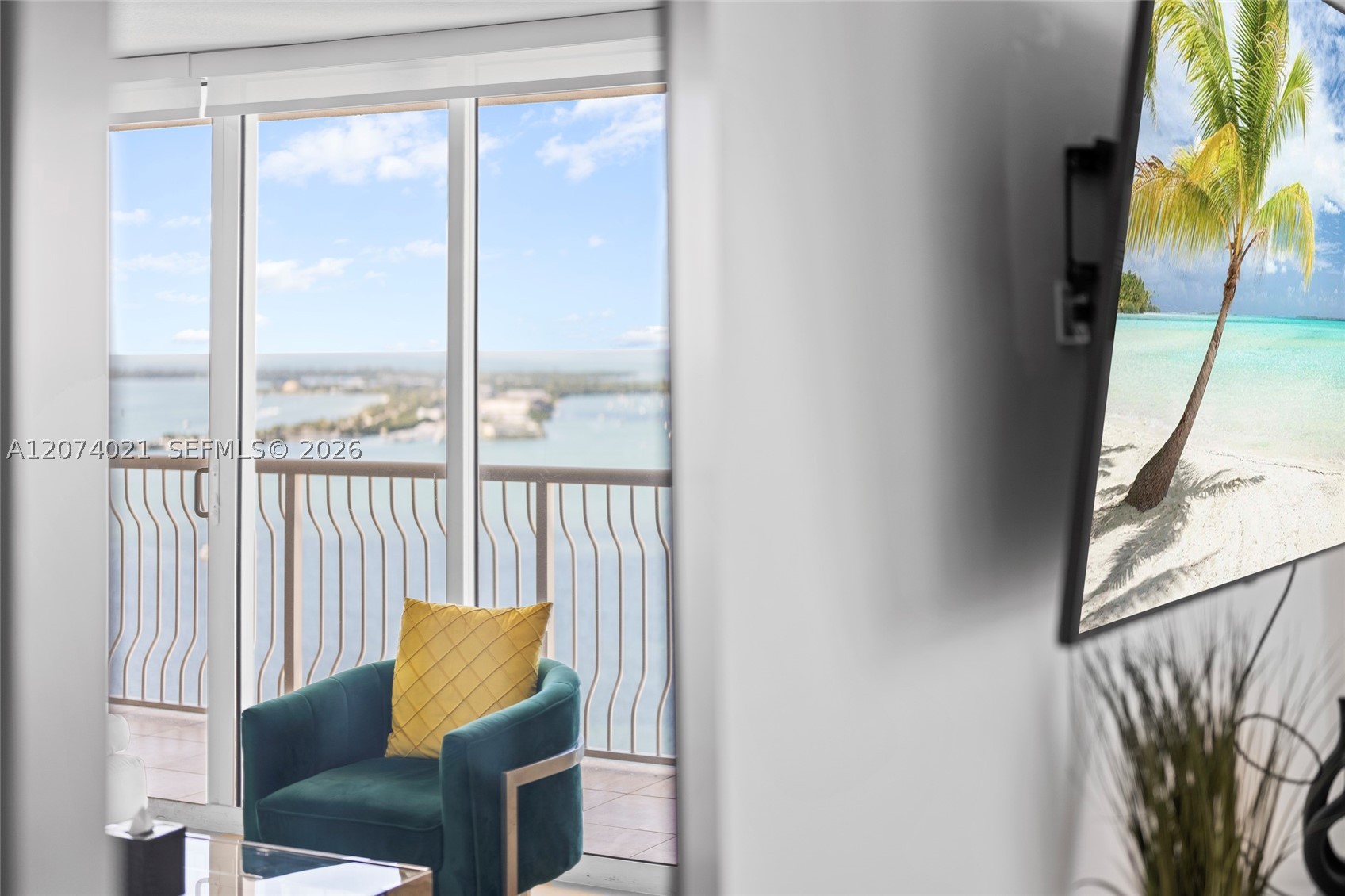 1200 Brickell Bay Dr #3701 Miami, FL 33131
