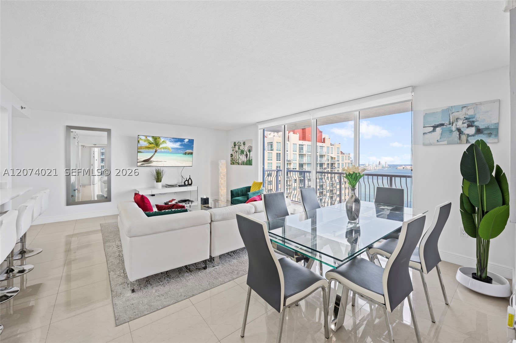 1200 Brickell Bay Dr #3701 Miami, FL 33131