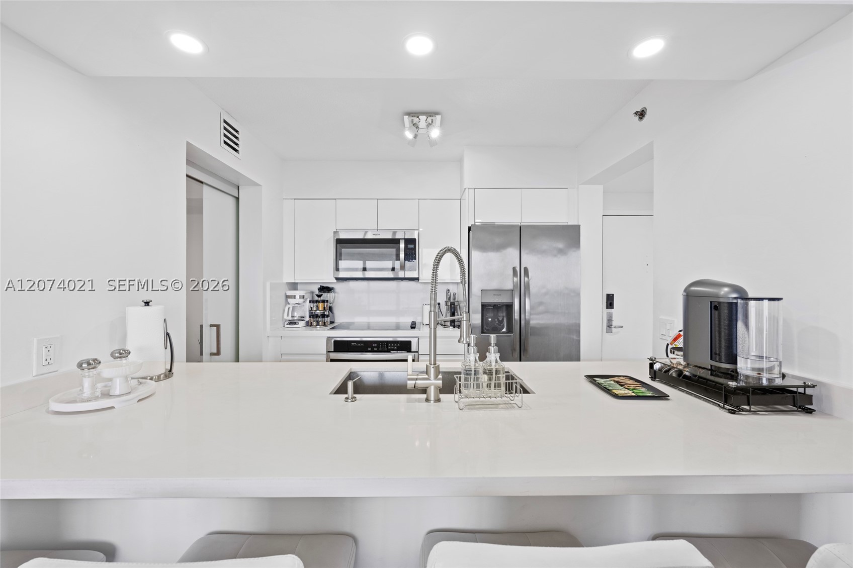 1200 Brickell Bay Dr #3701 Miami, FL 33131