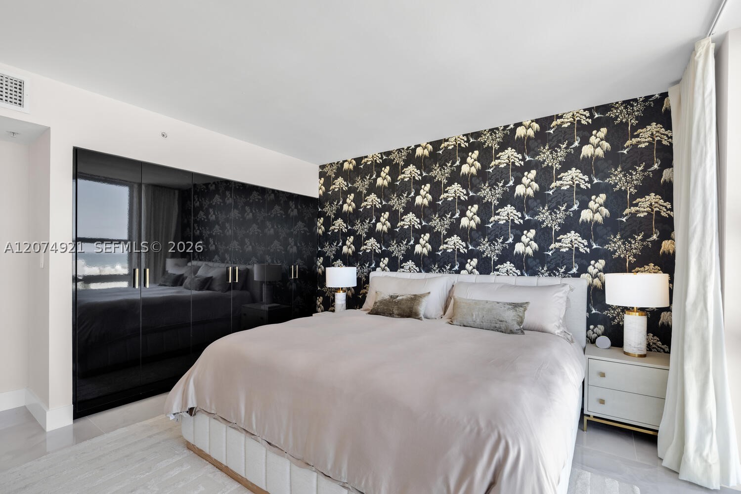 90 Alton Rd #2207 Miami Beach, FL 33139