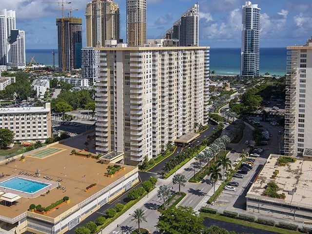 image Winston Towers 40012