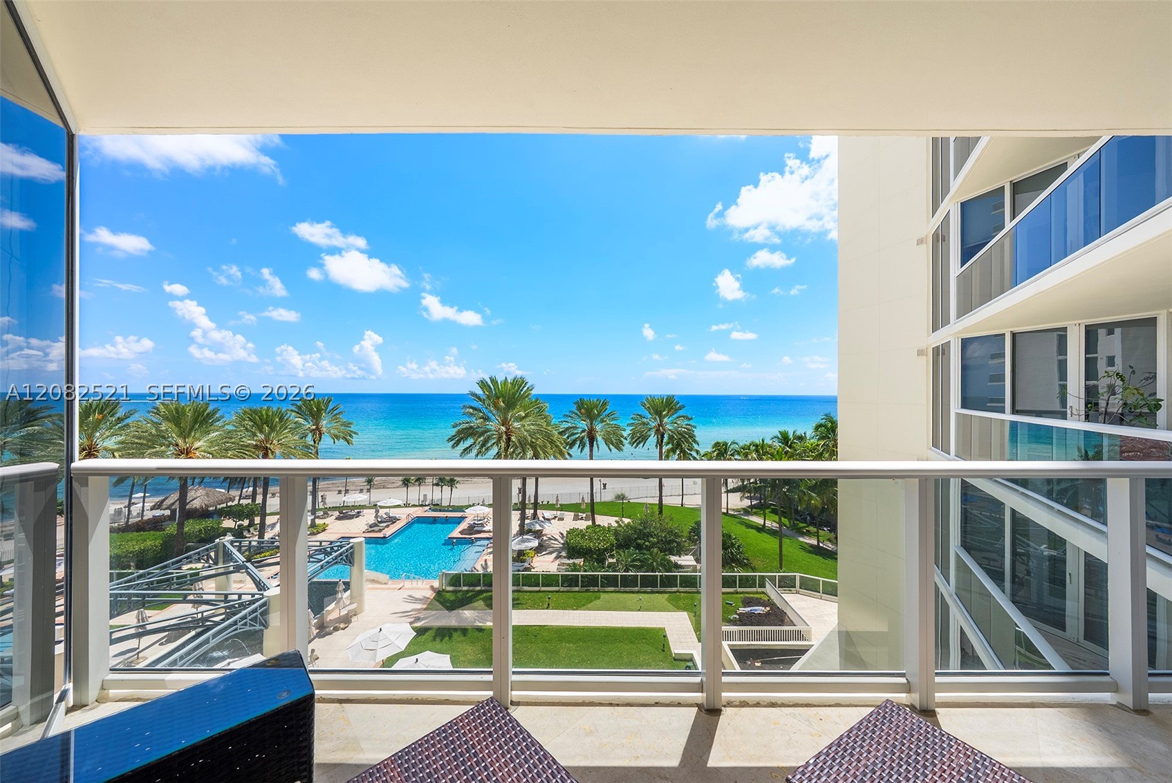 19333 Collins Ave #706