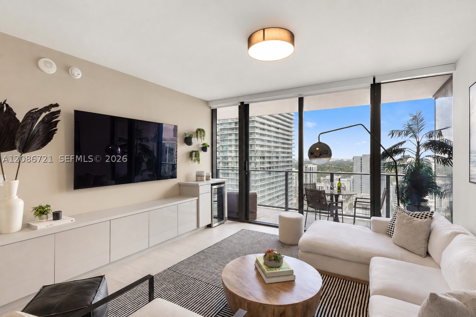 1000 Brickell Plz #2704