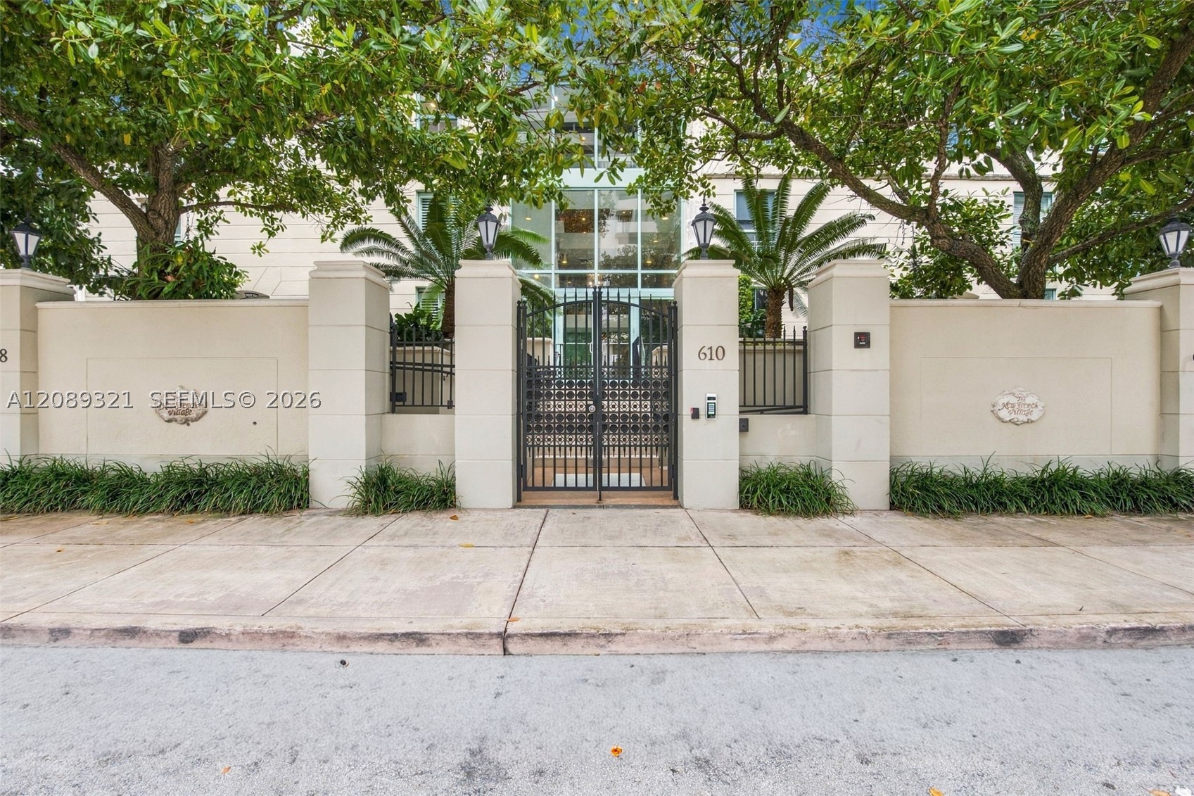 610 Valencia Ave #502 Coral Gables, FL 33134