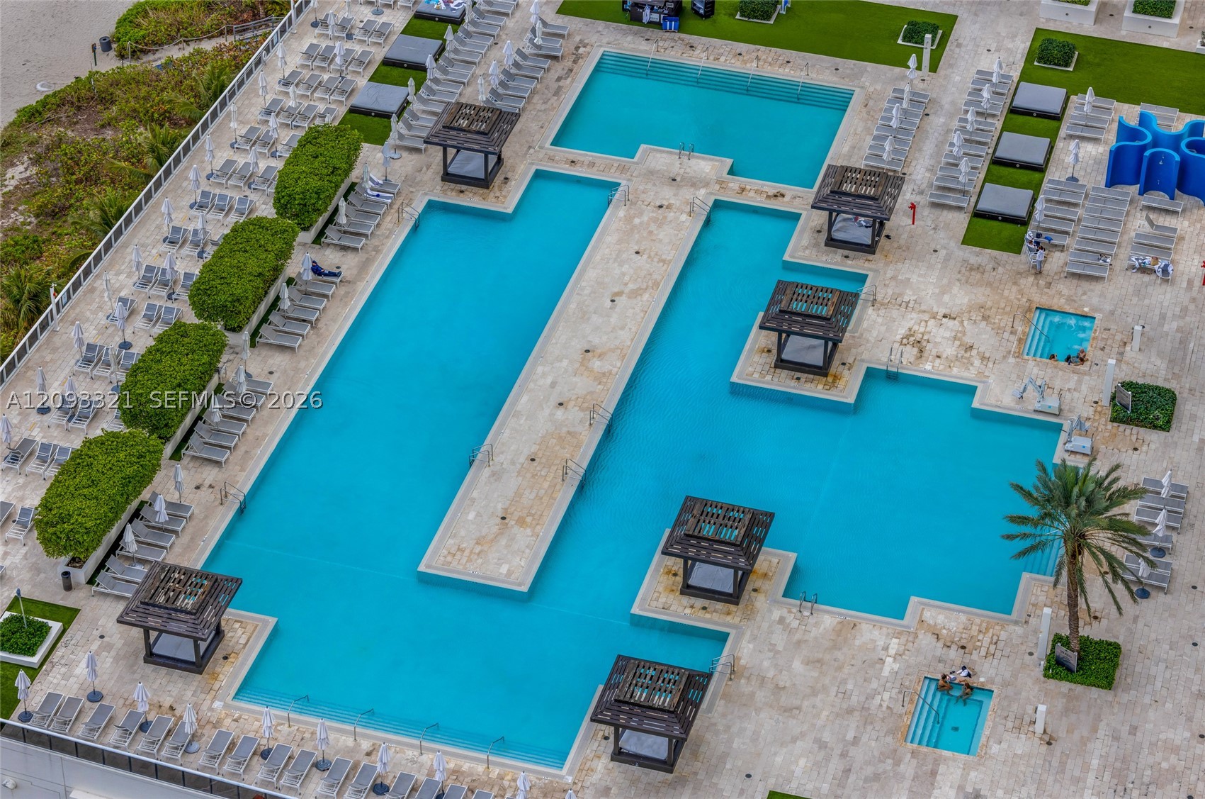 image Beach Club 29