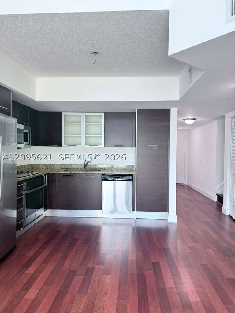 41 SE 5th St #709