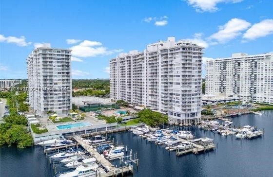 18081 Biscayne Blvd #702
