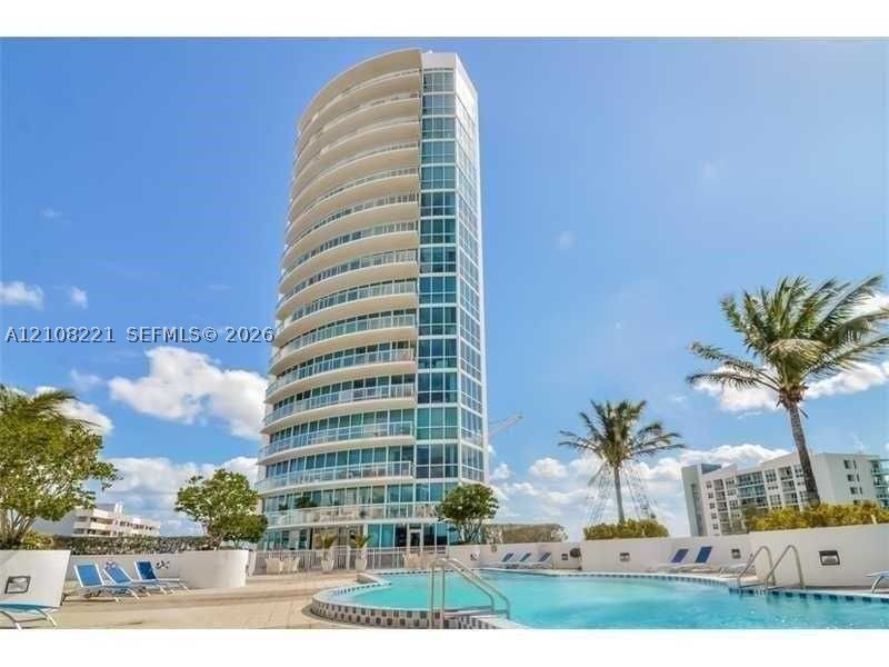 480 NE 30th St #1005