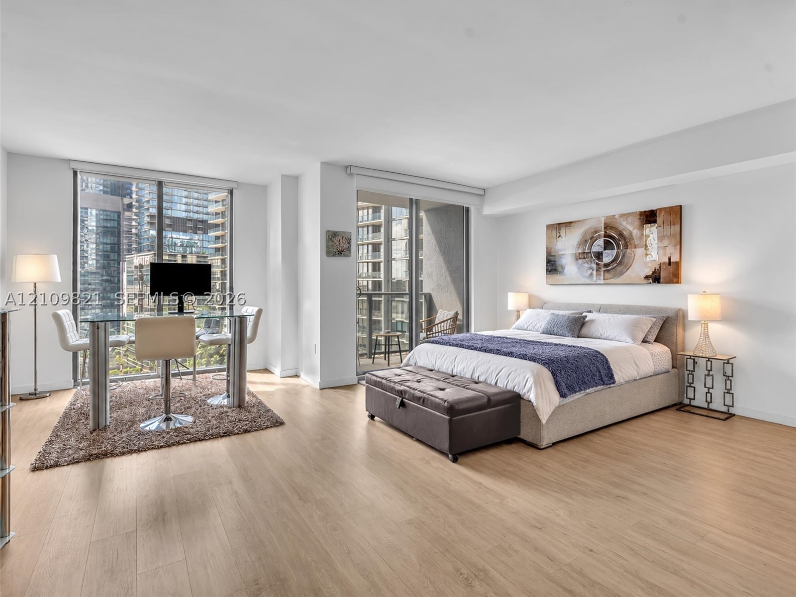 31 SE 6th St #2103