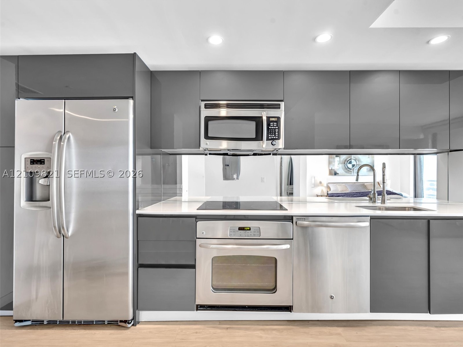 31 SE 6th St #2103 Miami, FL 33131