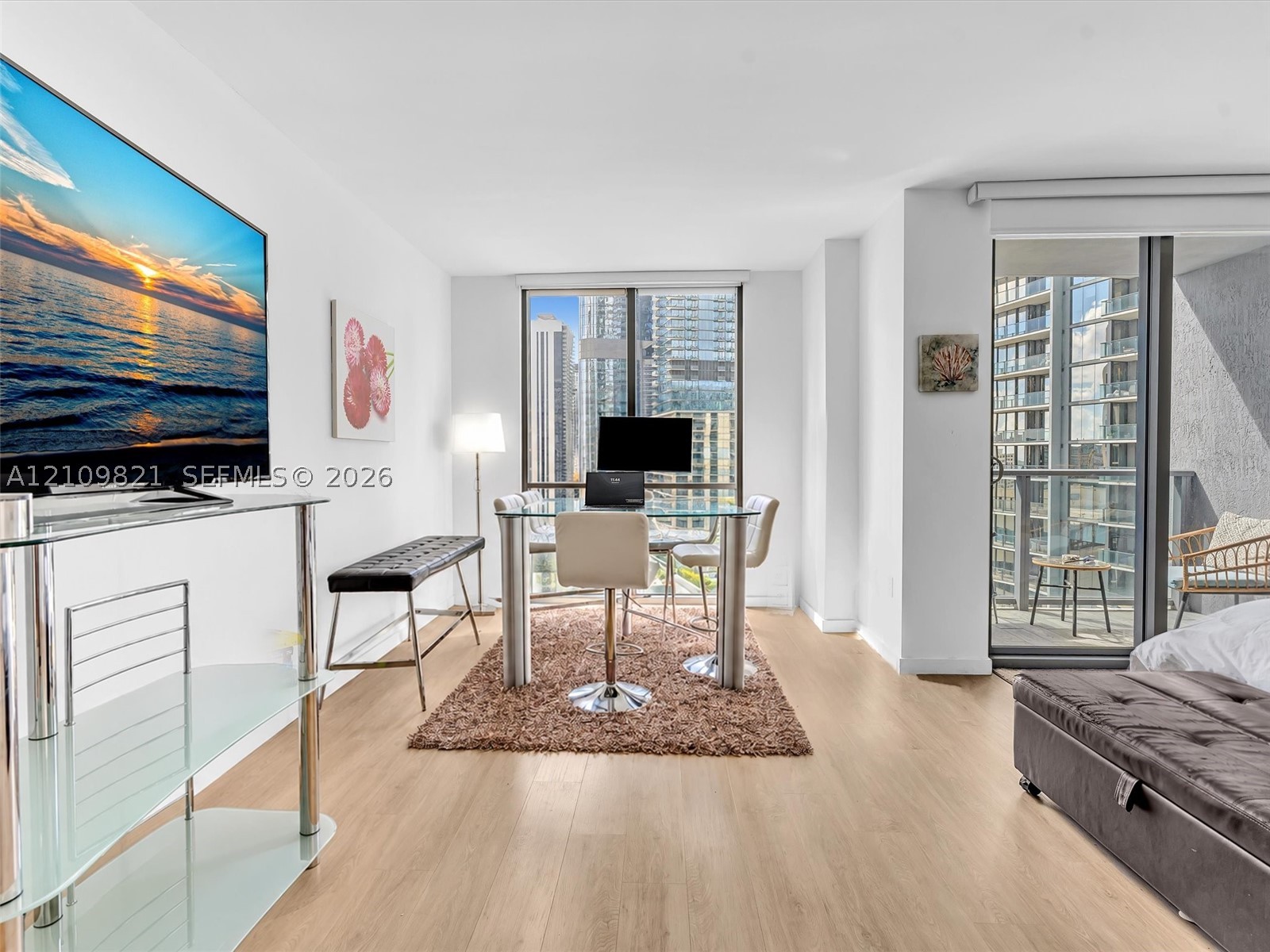 31 SE 6th St #2103 Miami, FL 33131