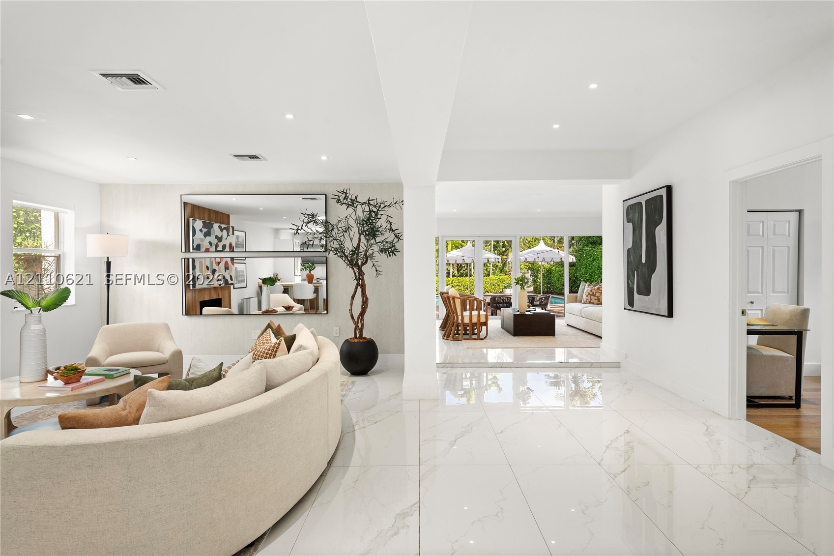 1777 Daytonia Rd Miami Beach, FL 33141