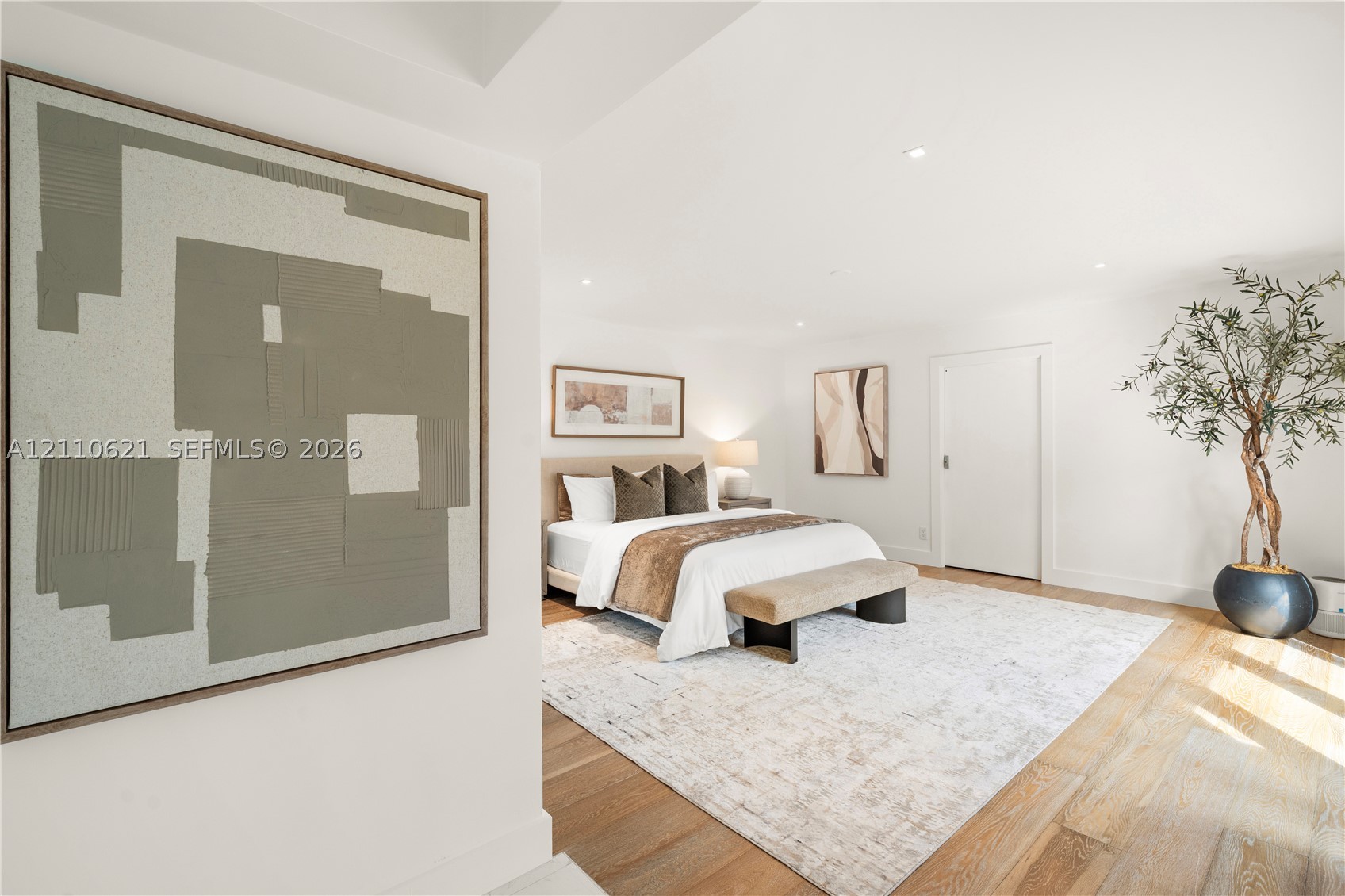 1777 Daytonia Rd Miami Beach, FL 33141