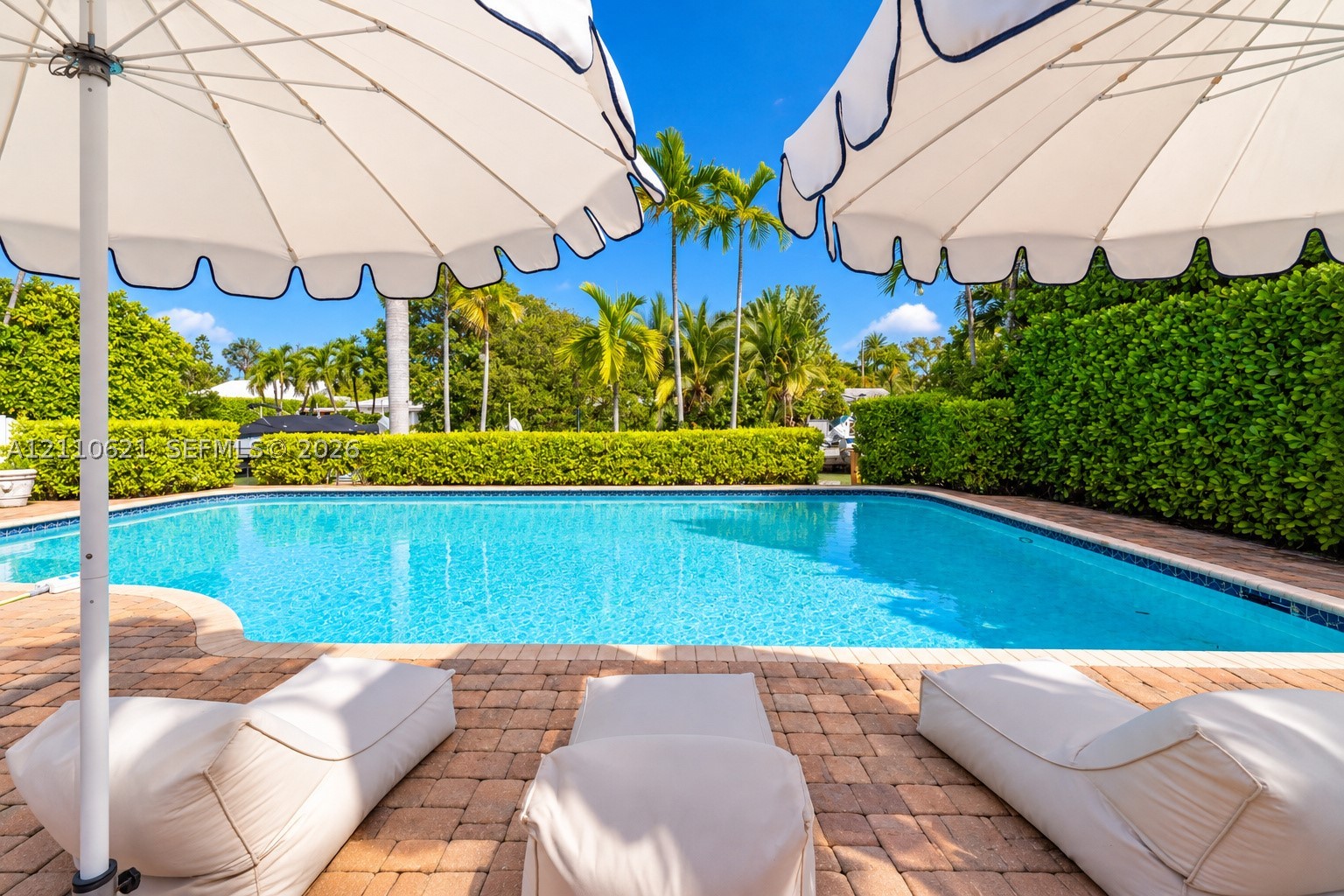 1777 Daytonia Rd Miami Beach, FL 33141