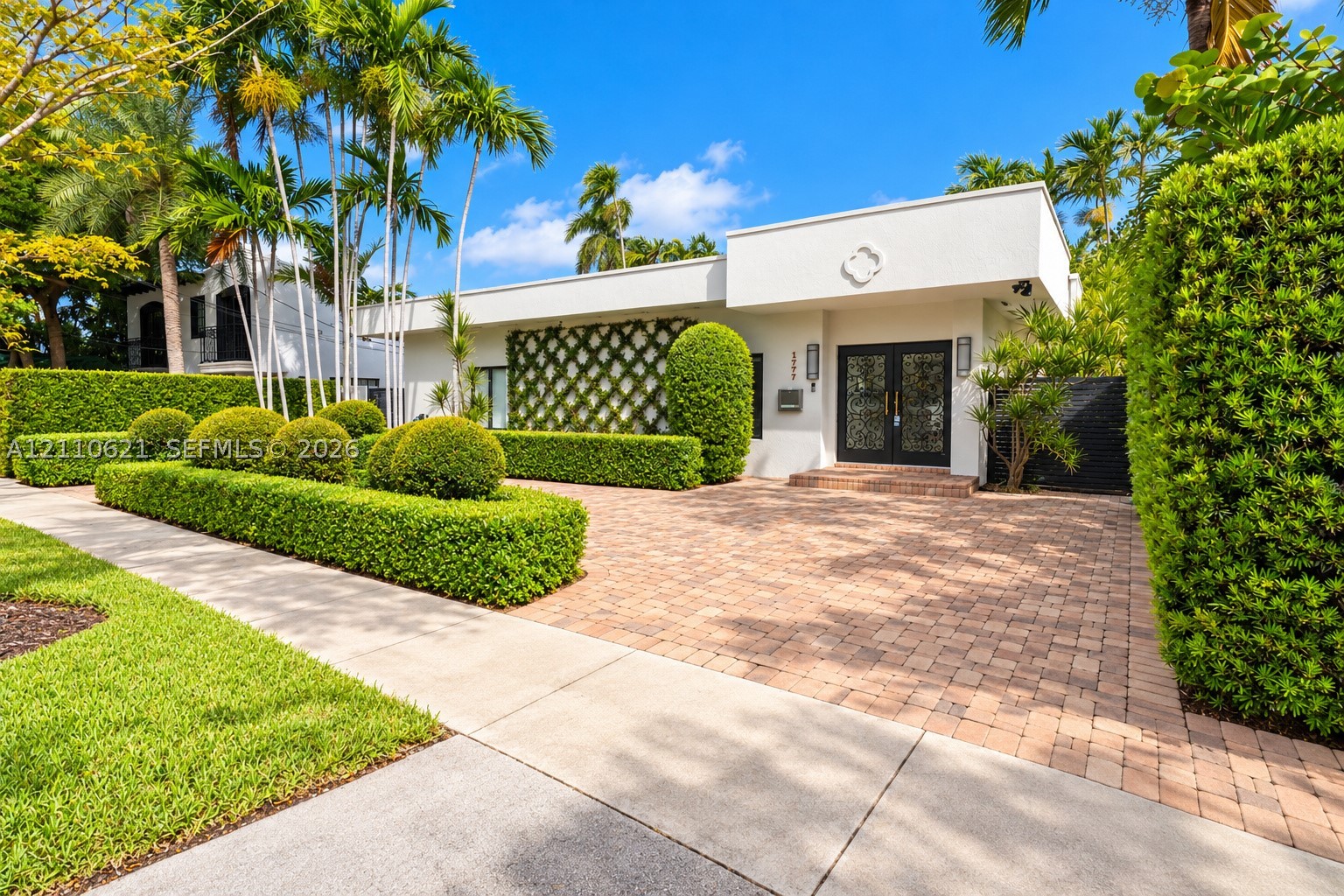 1777 Daytonia Rd Miami Beach, FL 33141