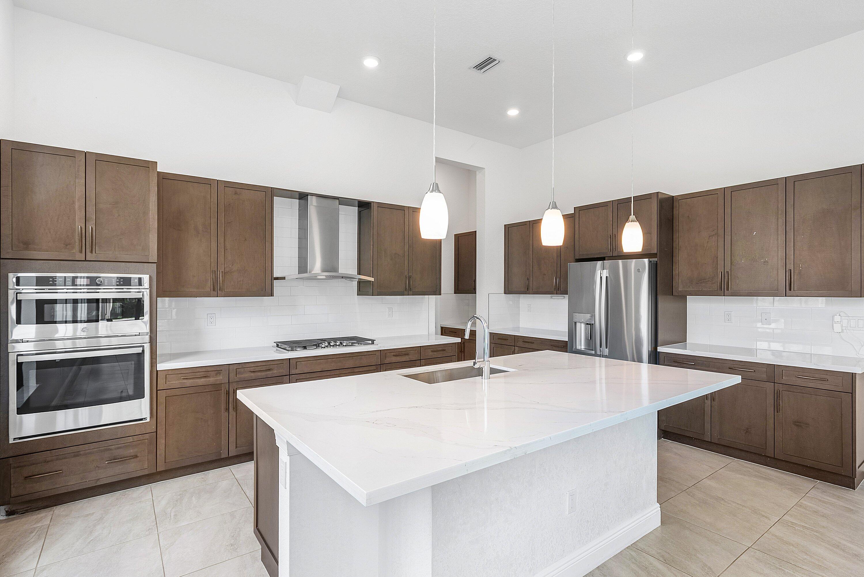 12035 N Baypoint Parkland, FL 33076